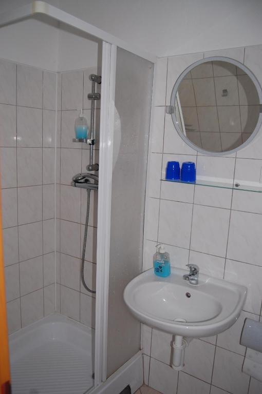 Penzion Selsky Dvur Raspenava Esterno foto